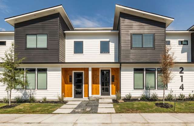 214 Lynn Drive - 304