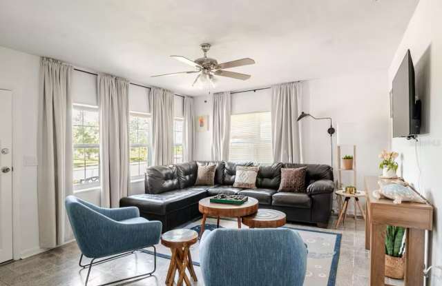 1003 W COLUMBUS DRIVE