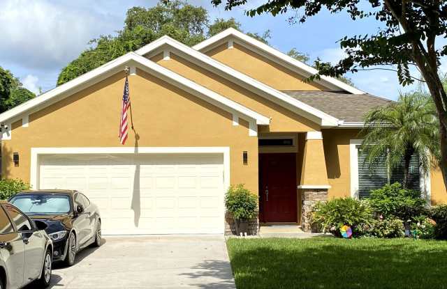 412 Waterside Circle