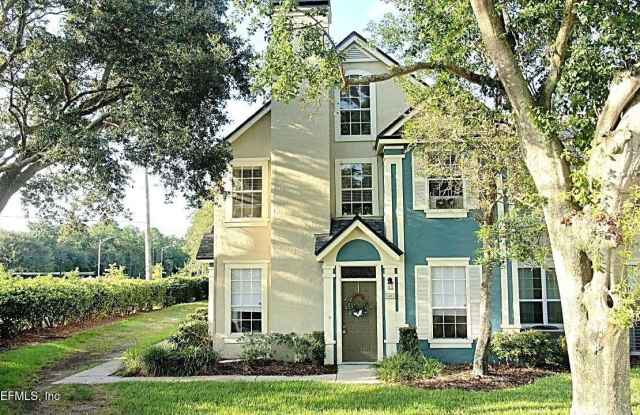 Photo of 13703 RICHMOND PARK Drive unit: 1403