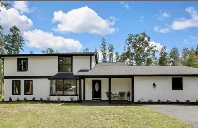 Photo of 19003 Cedar Ln
