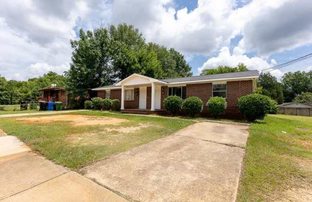 Photo of Centrally Located 2 bedroom 1 bathroom!!