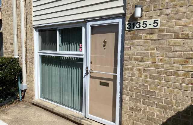 3135 UNIVERSITY BOULEVARD W
