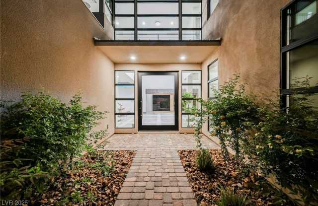 94 Glade Hollow Drive