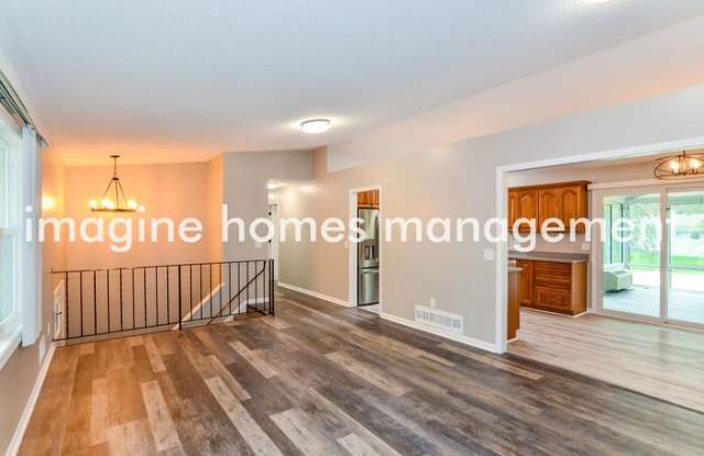 10902 Oak Knoll Terrace South