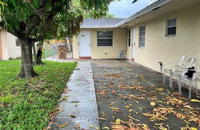 420 NE 44th St