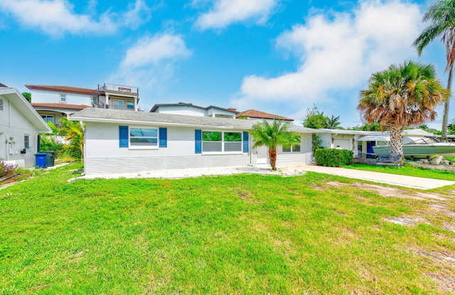 Photo of Completely Remodeled 3 Bedroom, 2 Bath Beach Bungalow