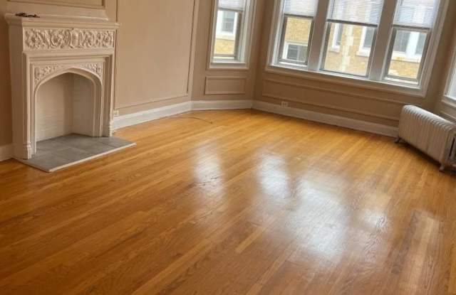 1226 W Pratt Boulevard