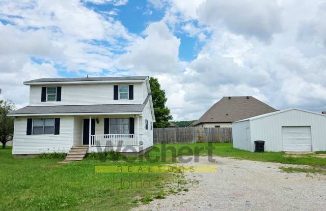 3 bedroom, 2 bath Two-Story Home South Jonesboro