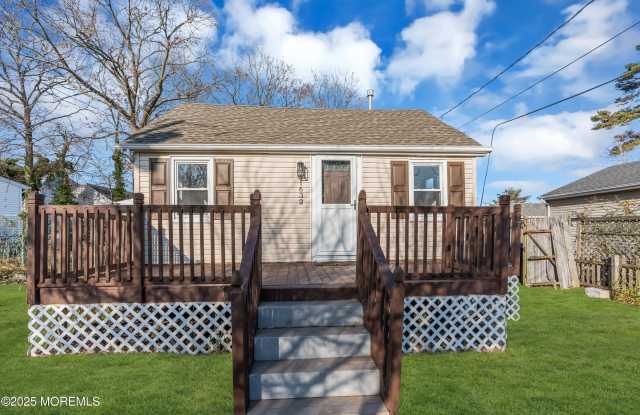 1632 Farragut Avenue