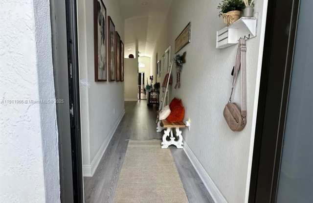 1537 Southeast 20th Terrace