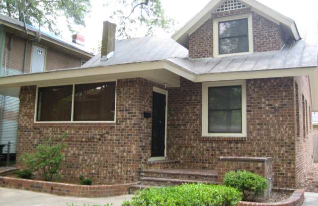 Don't Miss Out! $0 Deposit + First Month FREE! 3 Bed/ 1.5 Bath All Brick Home Historic District!
