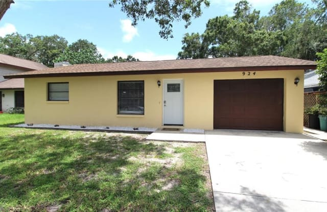 924 LAUREL AVENUE - 924 Laurel Avenue, Venice, FL 34285