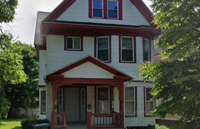 12 Madison St