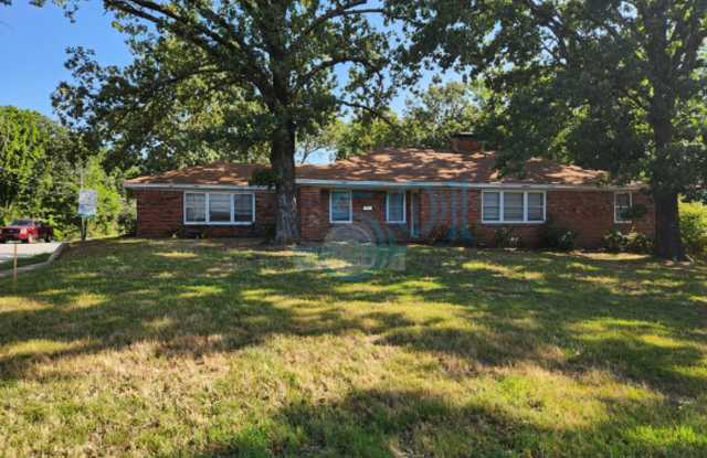 *Coming Available In August* Compeltely Remodeled 3 Bedroom 3 Bathroom