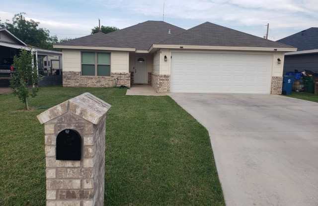 6 Goodfellow Ave