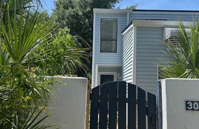 Updated Glynn Haven Rental