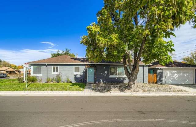 Photo of 2400 Pontiac St