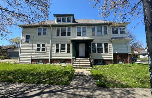 89 Lisbon Avenue