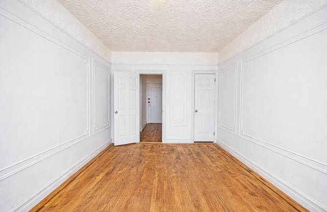 Photo of 92 E 53rd St