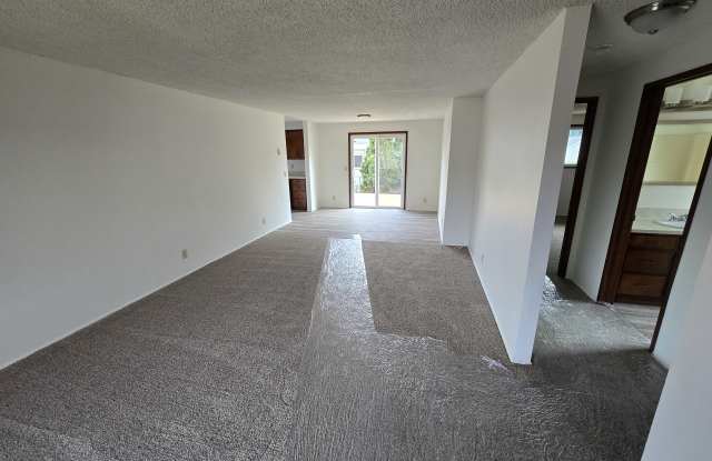 1030 North Douglas Avenue