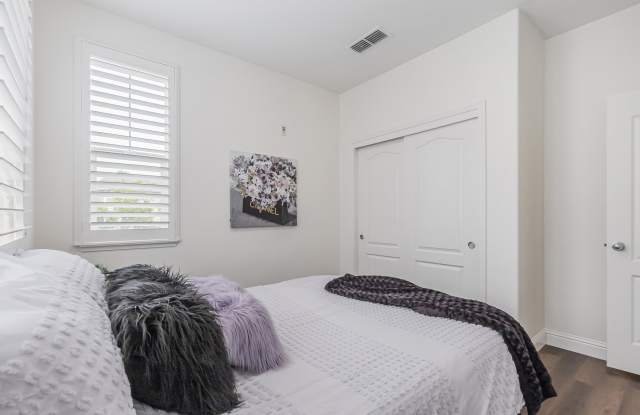 18431 Emerald Lane