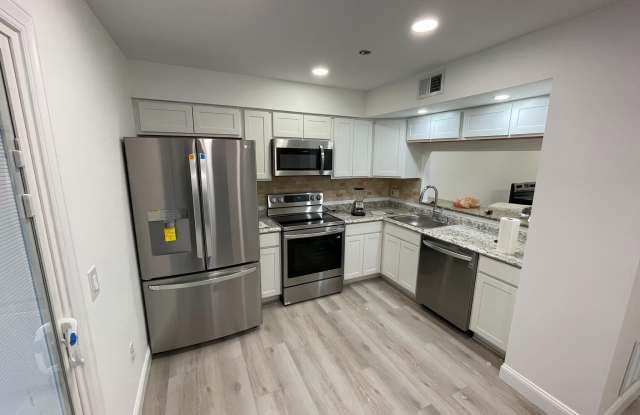 Photo of 9622 LAMBETH Court