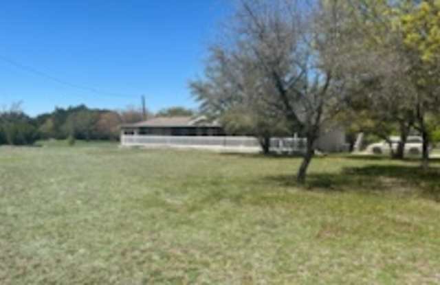 696 County Road 3342 - 696 County Road 3342, Lampasas County, TX 76539