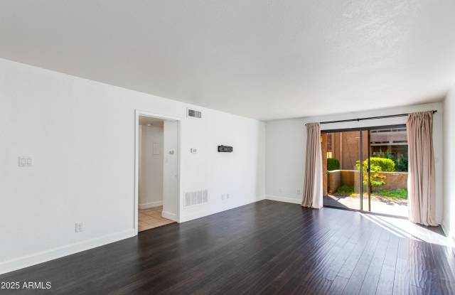 3825 E CAMELBACK Road unit: 105