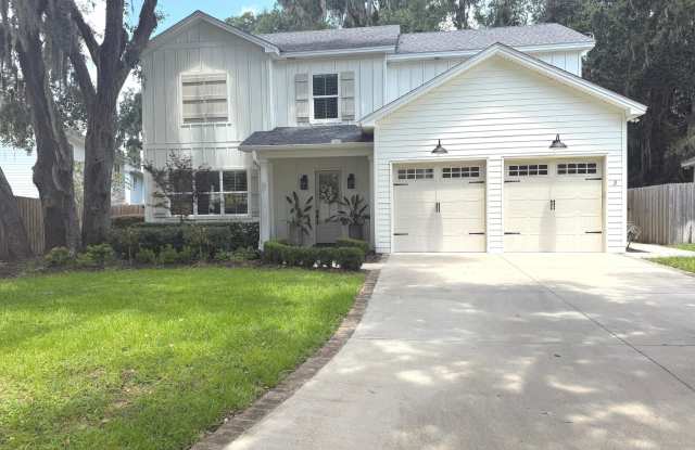Photo of 3 Lake View Cottages Court