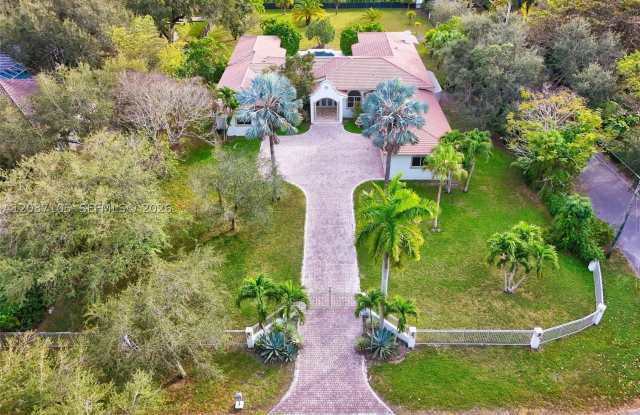 8480 SW 98th St