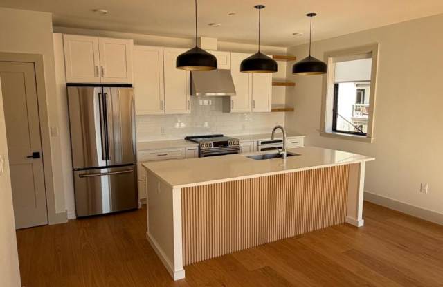 1021-1025 Mass Avenue