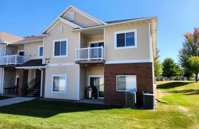 1815 Southwest White Birch Circle