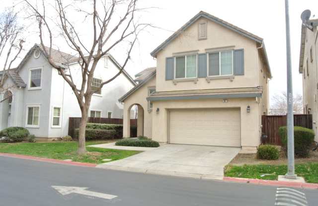 Updated 4 Bedroom, 2 1/2 Bathroom House in Pittsburg Gated Community