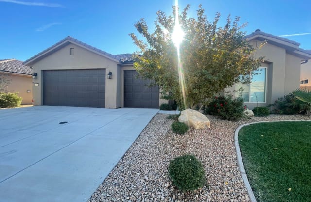 1377 Garnet Ridge Dr - 1377 Garnet Ridge Drive, St. George, UT 84790