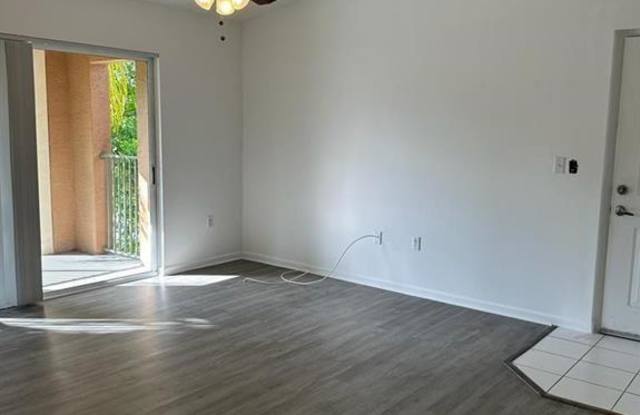 4844 N State Road 7 #305