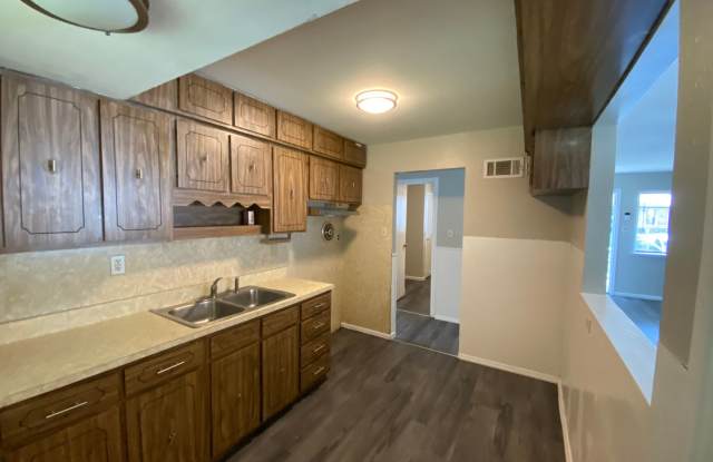 208 McAlpine | 3 Bed 1 Bath with Carport