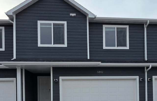 3 Bed 3 Bath Town Home