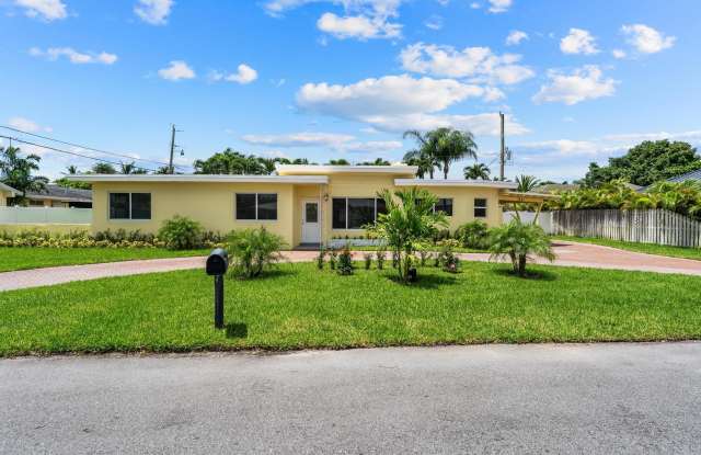 7531 Edgewater Circle