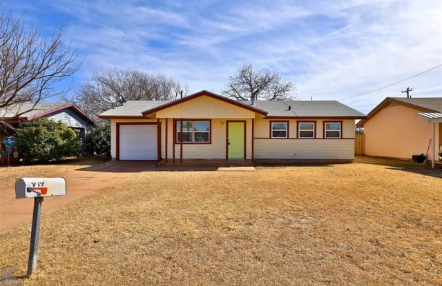 919 N La Salle Drive - 919 North La Salle Drive, Abilene, TX 79603