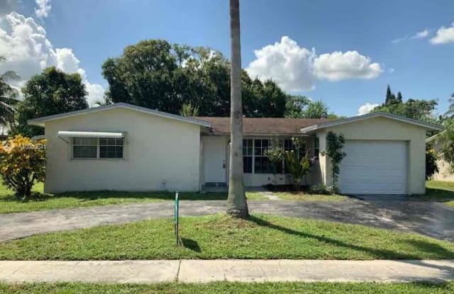 4460 NW 26th St - 4460 Northwest 26th Street, Lauderhill, FL 33313