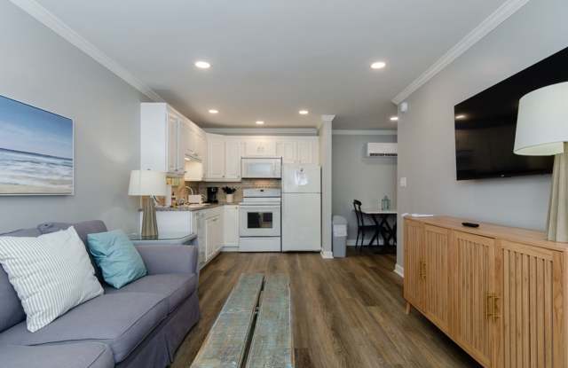 (W340) 40 N. Lumina Avenue #101 Wrightsville Beach, NC 28480