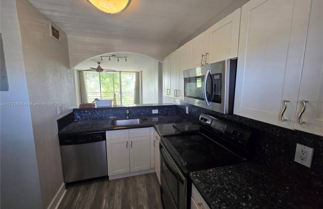 Photo of 119 Royal Park Dr