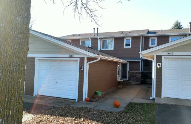 2 br 2 bath t 2 story townhome with full basement