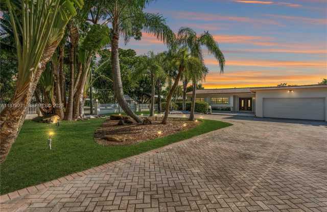 Photo of 1850 Hibiscus Dr