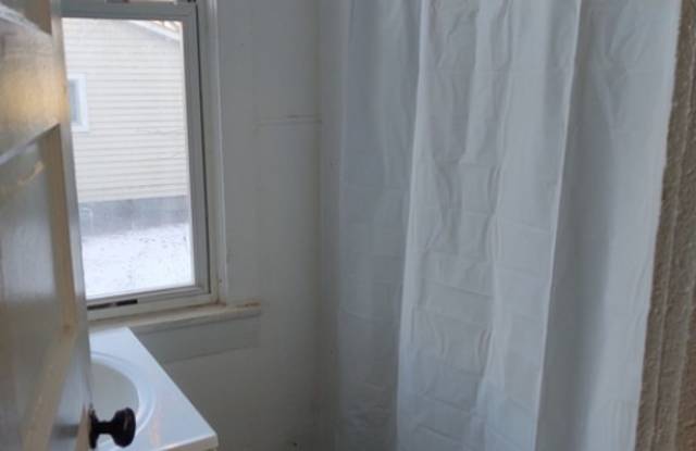 725 Riverside Avenue - 1