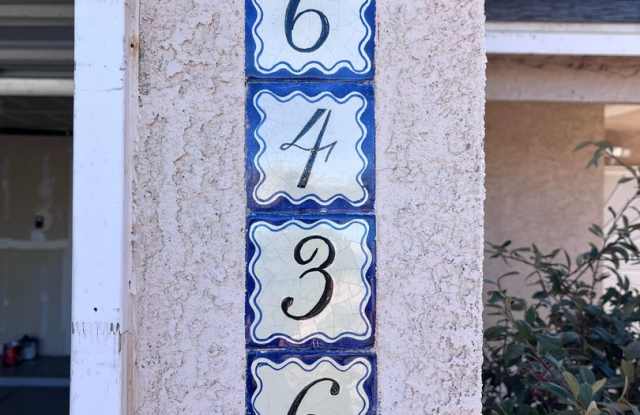 Lovely 2 story 4 bedroom in Gated Community