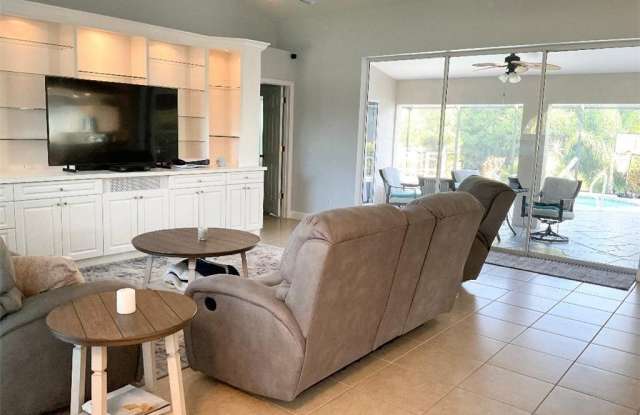 2537 SW 29th Terrace