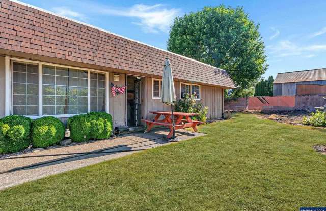 Photo of 2 Bedroom Condo For Rent