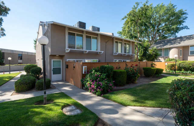 Photo of Townhouse in Northeast Fresno